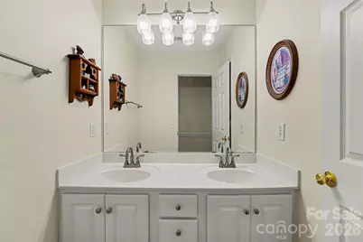 4858 Elmhurst Drive NE, Hickory, NC 28601 - Photo 17