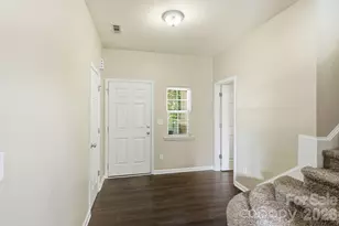 9237 Seamill Rd, Charlotte, NC 28278 - Photo 3