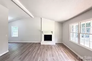 6912 Fieldlark Ln, Charlotte, NC 28227 - Photo 3