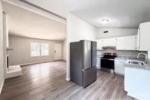6912 Fieldlark Ln, Charlotte, NC 28227 - Photo 7