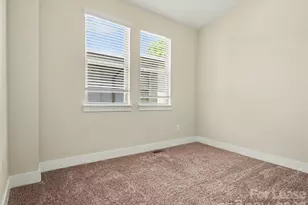 951 Warren Burgess Ln, Charlotte, NC 28205 - Photo 17