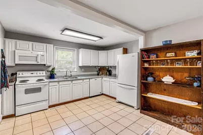 147 13th Avenue NW, Hickory, NC 28601 - Photo 21