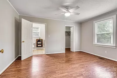 147 13th Avenue NW, Hickory, NC 28601 - Photo 5