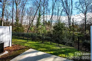 4707 Craigmoss Ln, Charlotte, NC 28278 - Photo 9