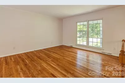 47 Bell Road, Asheville, NC 28805 - Photo 5