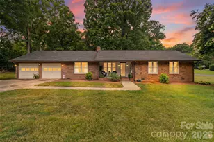 400 S Westover Dr, Monroe, NC 28112 - Photo 1