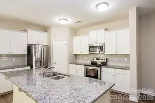 2706 Mt Holly-Huntersville Rd, Charlotte, NC 28214 - Photo 5