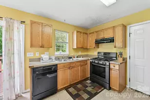 7329 Starvalley Dr, Charlotte, NC 28210 - Photo 9