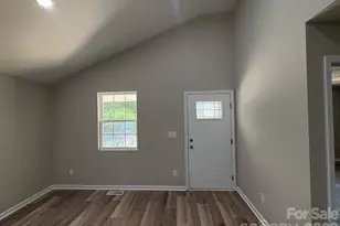 514 Gardner St, Shelby, NC 28150 - Photo 9