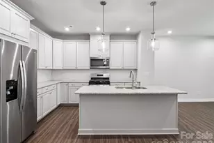 3118 Finchborough Ct, Charlotte, NC 28269 - Photo 3
