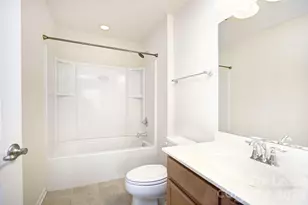 2704 Silverthorn Dr, Charlotte, NC 28273 - Photo 15