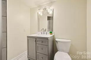 298 Enwood Dr, Charlotte, NC 28214 - Photo 23