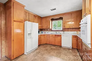298 Enwood Dr, Charlotte, NC 28214 - Photo 11