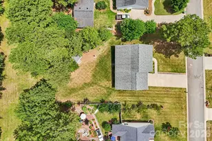 2182 Evergreen Dr, Newton, NC 28658 - Photo 33