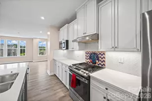 928 Portrush Ln, Tega Cay, SC 29708 - Photo 9