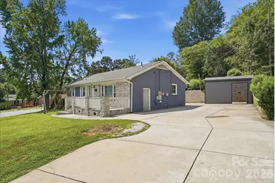 4324 Hidden Valley Road, Charlotte, NC 28213 - Photo 3