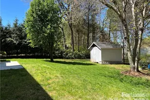 7010 Duchamp Dr, Charlotte, NC 28215 - Photo 9