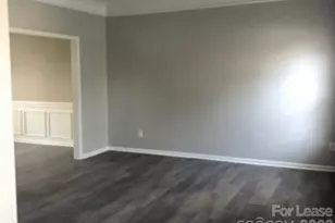7010 Duchamp Dr, Charlotte, NC 28215 - Photo 5