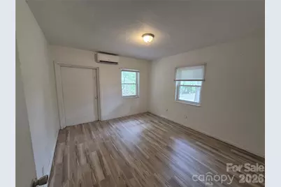 1745 Meadowbrook Terrace, Hendersonville, NC 28792 - Photo 17