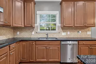 6301 Crown Hill Dr, Charlotte, NC 28227 - Photo 9