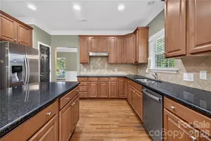 6301 Crown Hill Dr, Charlotte, NC 28227 - Photo 11