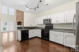 10781 Essex Hall Dr, Charlotte, NC 28277 - Photo 5