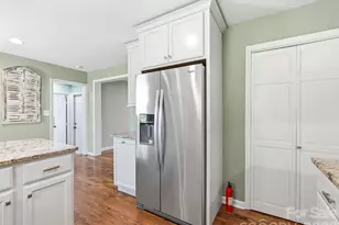 66 Hampden Rd, Asheville, NC 28805 - Photo 17