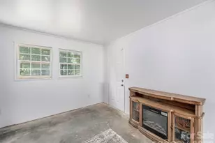 527 East St, Candler, NC 28715 - Photo 27