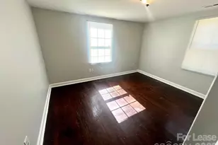 922 Ambassador St, Charlotte, NC 28208 - Photo 5