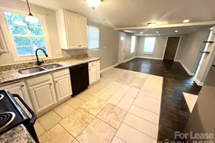 922 Ambassador St, Charlotte, NC 28208 - Photo 3