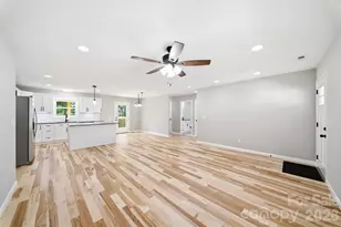 322 Jody St, East Flat Rock, NC 28726 - Photo 7