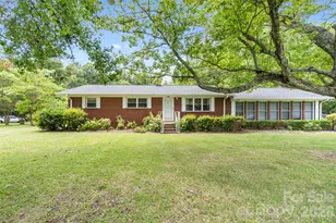 509 Lakeview Dr, Wadesboro, NC 28170 - Photo 1