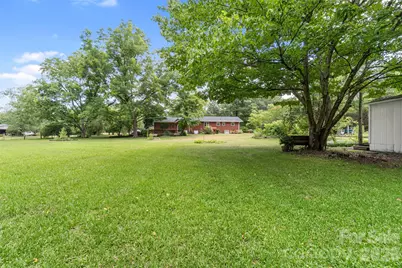 509 Lakeview Drive, Wadesboro, NC 28170 - Photo 11