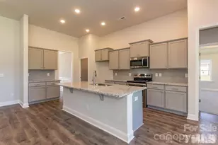 5102 Colchester Ct, Catawba, NC 28609 - Photo 3