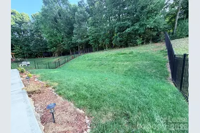 5816 Selkirkshire Road, Charlotte, NC 28278 - Photo 9