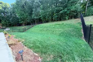 5816 Selkirkshire Rd, Charlotte, NC 28278 - Photo 9