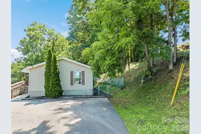26 Cedar Street, Canton, NC 28716 - Photo 5