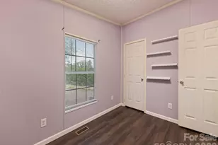 26 Cedar St, Canton, NC 28716 - Photo 27