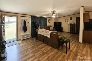 195 Hollywood St, Forest City, NC 28043 - Photo 3