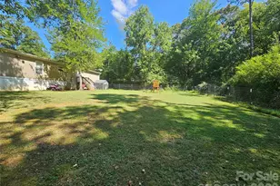 195 Hollywood St, Forest City, NC 28043 - Photo 17