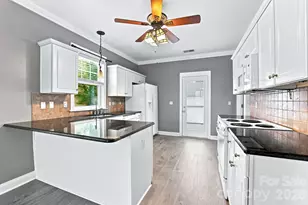 11209 Blue Cedar Ln, Charlotte, NC 28277 - Photo 11