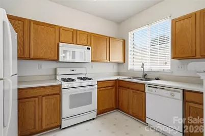 9035 Meadowmont View Drive, Charlotte, NC 28269 - Photo 11