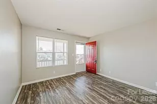 233 Hoskins Mill Ln, Charlotte, NC 28208 - Photo 5