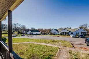 233 Hoskins Mill Ln, Charlotte, NC 28208 - Photo 15