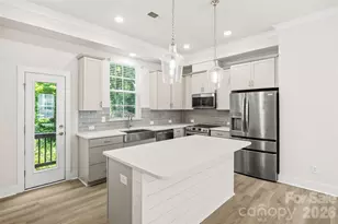 3213 Zenith Ln, Charlotte, NC 28205 - Photo 5