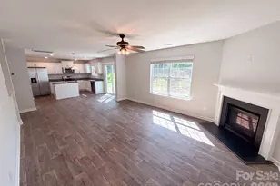 2014 Tarzi Ln, Charlotte, NC 28215 - Photo 3