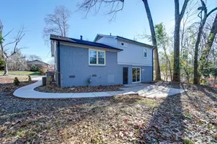 8208 Doverdale Ln, Charlotte, NC 28217 - Photo 9