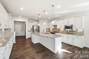 1620 Red Leaf Dr, Fort Mill, SC 29715 - Photo 9