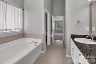10745 Glenluce Ave, Charlotte, NC 28213 - Photo 19