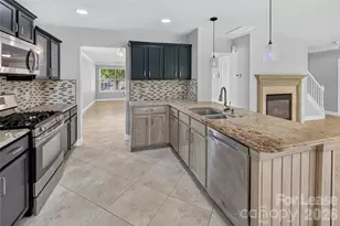 10745 Glenluce Ave, Charlotte, NC 28213 - Photo 11